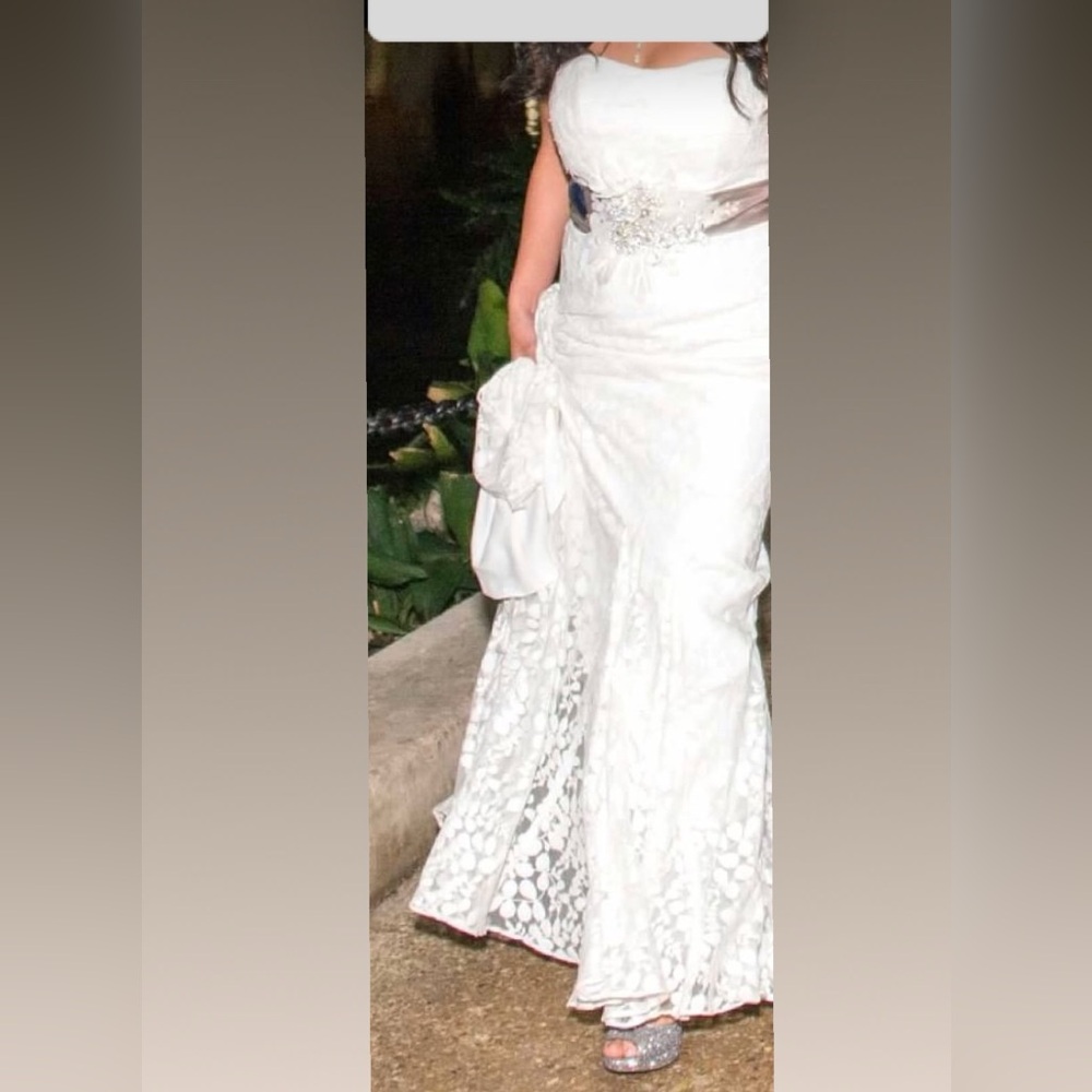 GALINA SIGNATURE FOR DAVID’S BRIDAL WEDDING DRESS
